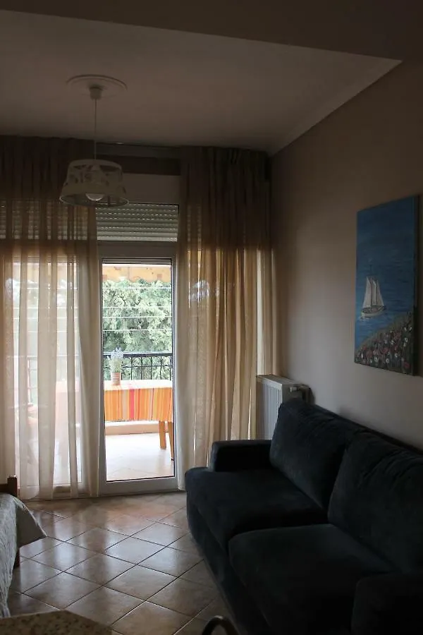 Apartment Souzana Rooms 1 Nea Plagia